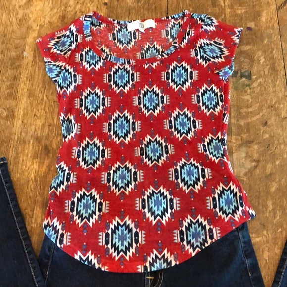 WF Aztec Print T-shirt Size Medium runs Small - Picture 2 of 6